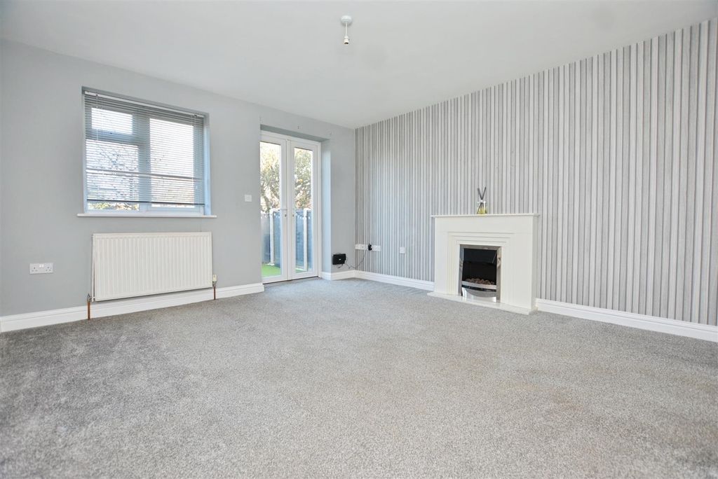 Property photo 2 of 15 Living Room