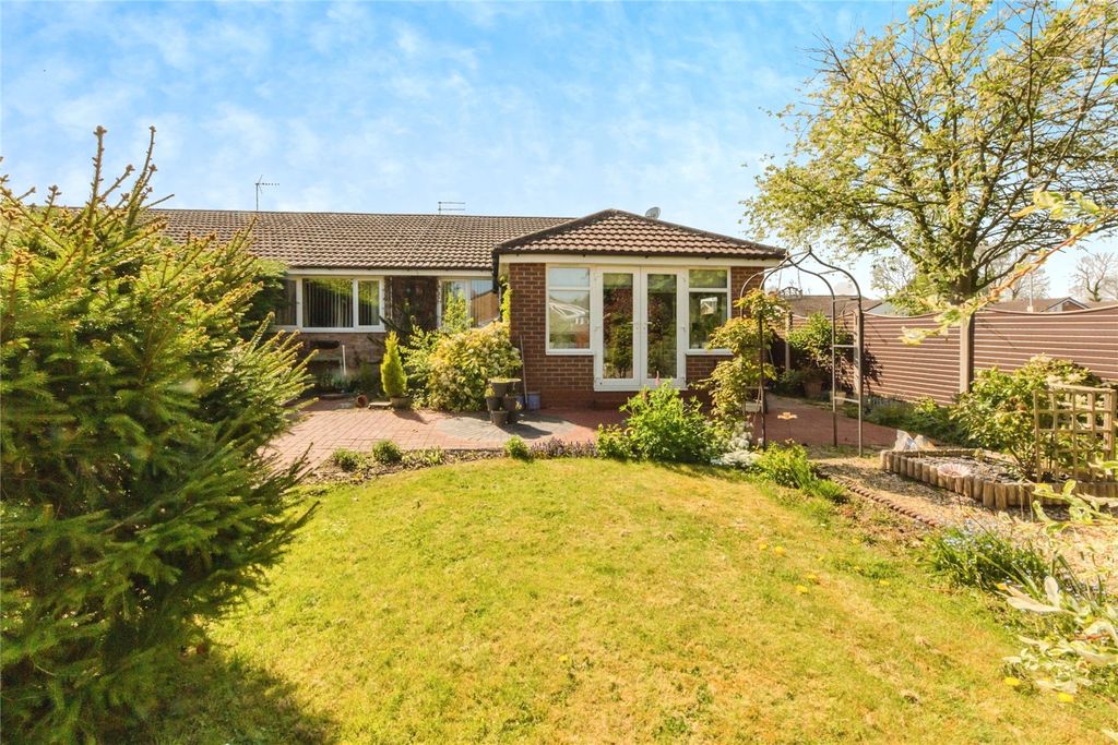 Property photo 2 of 19 Picture No. 16