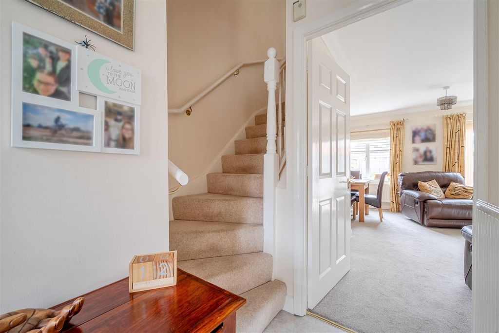 Property photo 2 of 13 Hall