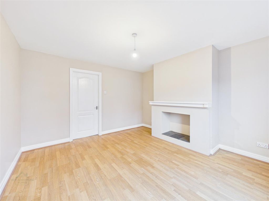 Property photo 2 of 14 Living Room