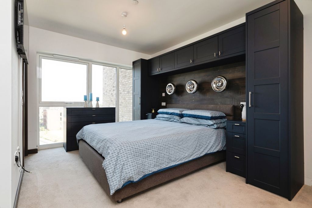 2 bed flat for saleLondon Road, Barking IG11 photo 4