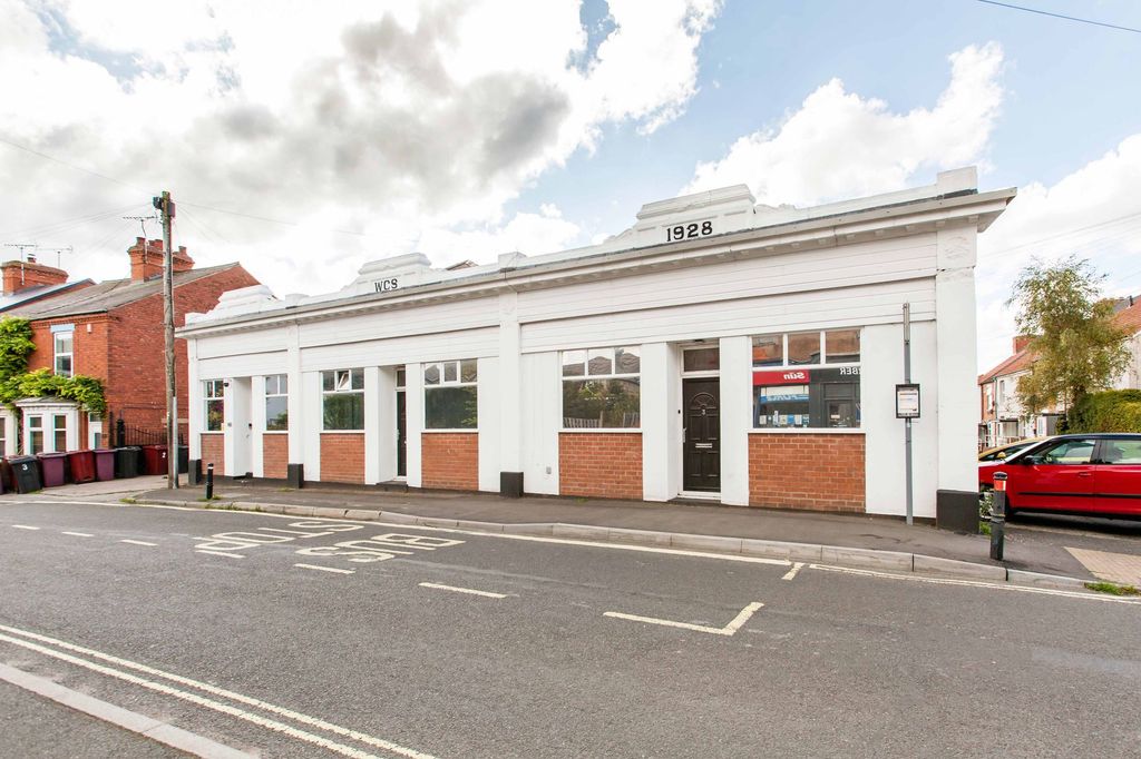 Property photo 1 of 2