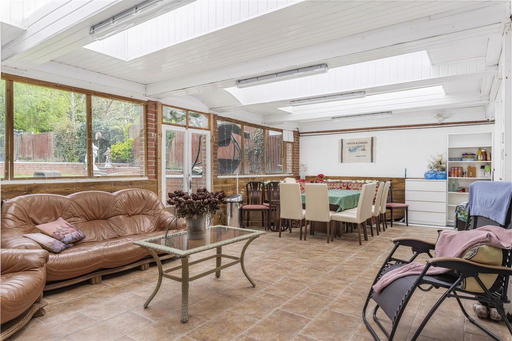 Property photo 3 of 26