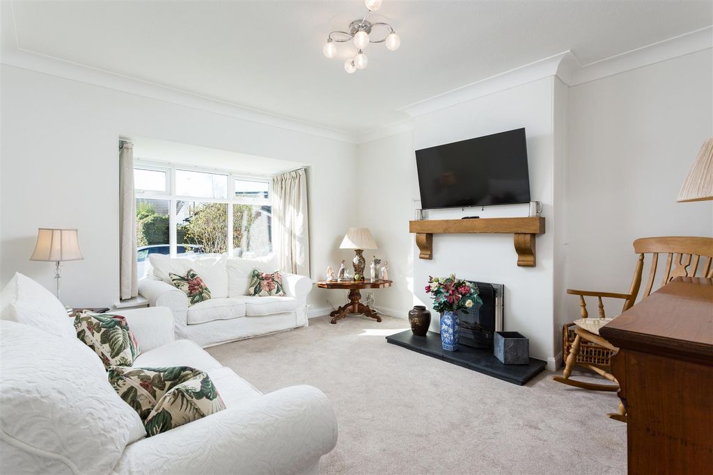 Property photo 2 of 20 28 The Cedars-07.Jpg