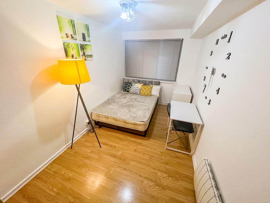 Property photo 1 of 4