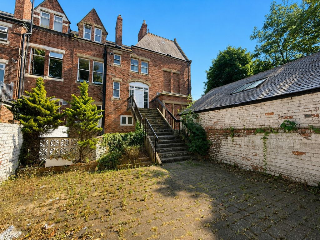 Property photo 1 of 16 EE2170E6-F0BA-4B46-A4F2-9Ca6E7D5Eee0