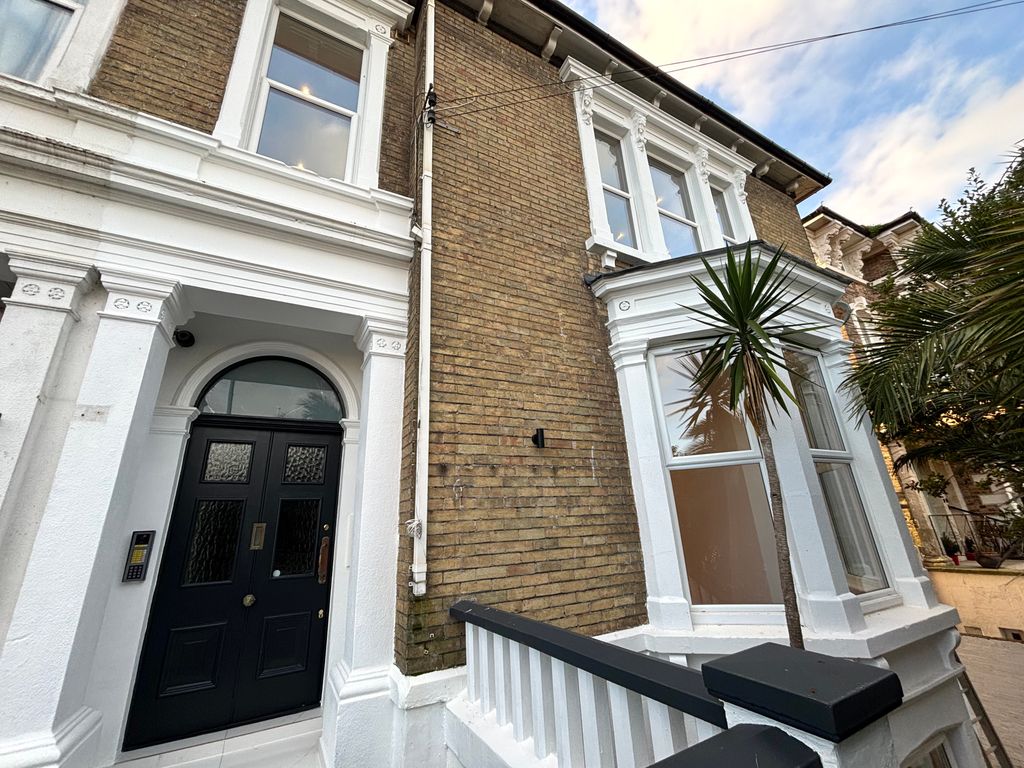 Property photo 1 of 10 Exterior