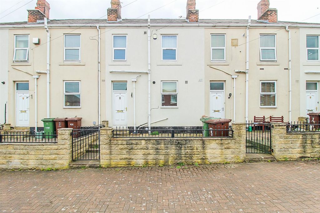 Property photo 2 of 9