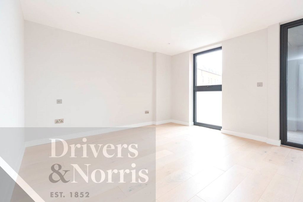 Property photo 3 of 6 Picture No. 02