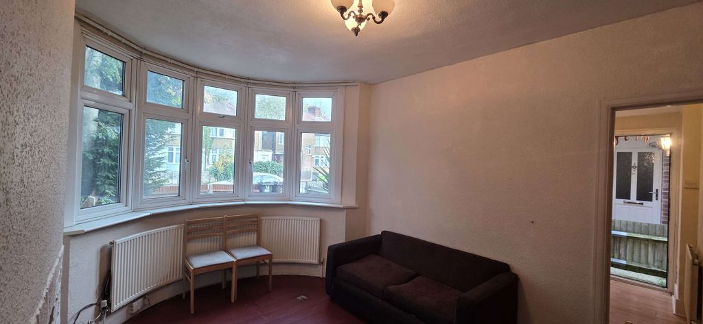 Property photo 2 of 18 Gallery