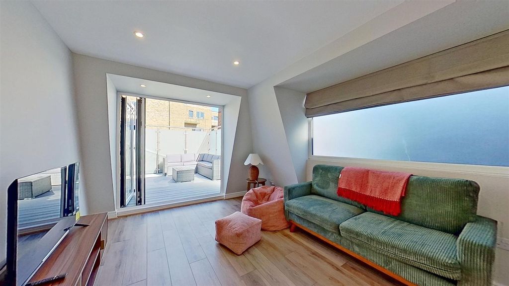 Property photo 1 of 19 Kimber-Road-Earlsfield-Sw18-10052026_181350.Jpg