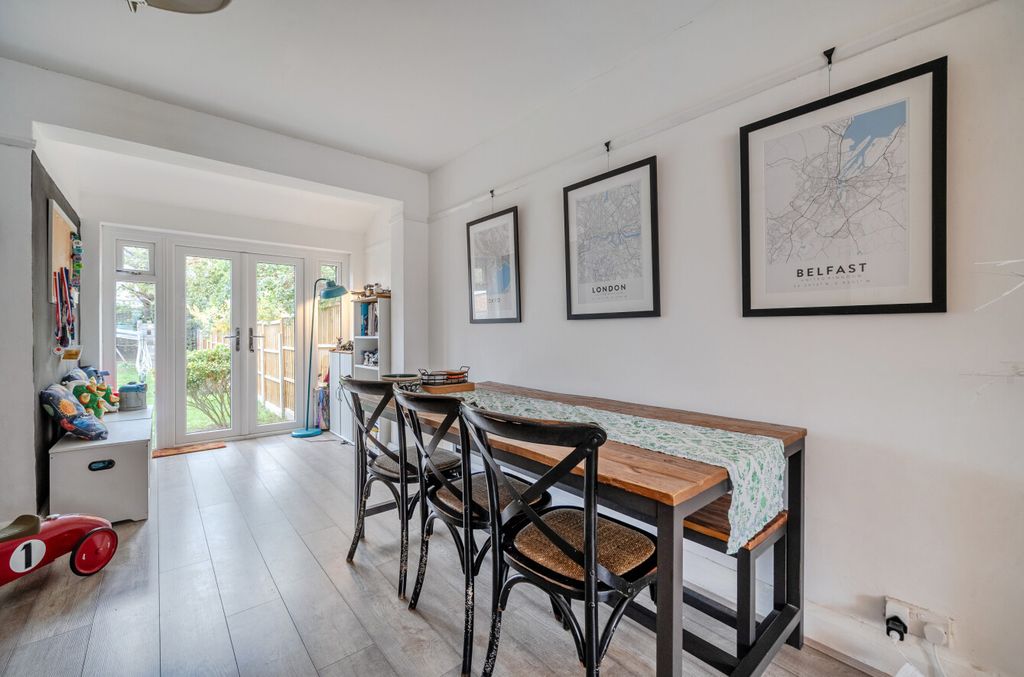 Property photo 3 of 19 1531158-18-1A130c...