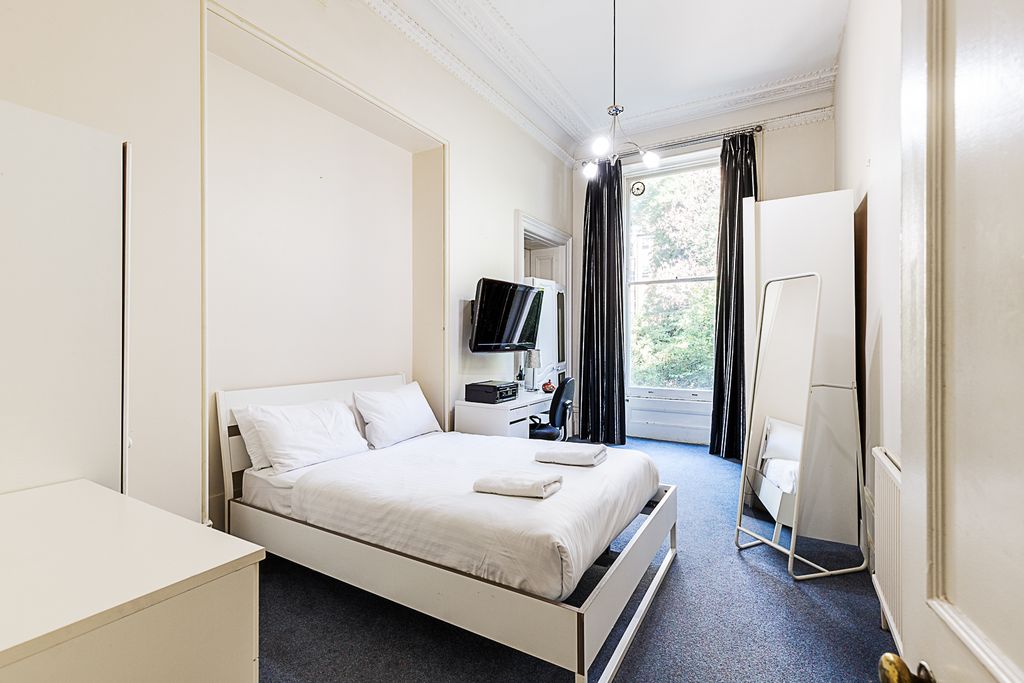 Property photo 3 of 30