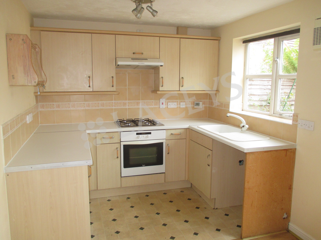 Property photo 2 of 10 Kitchen
