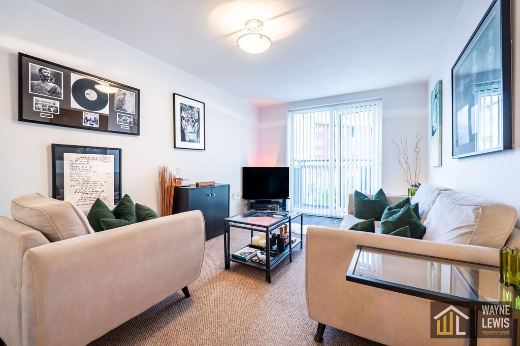 Property photo 2 of 20