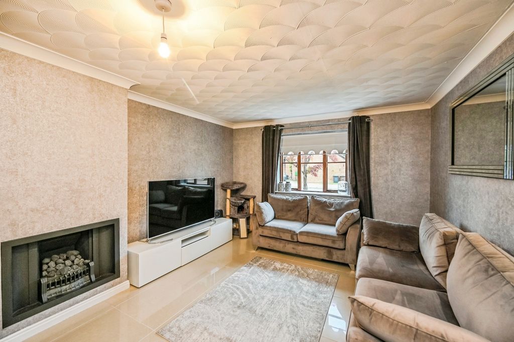 Property photo 3 of 17 Photo