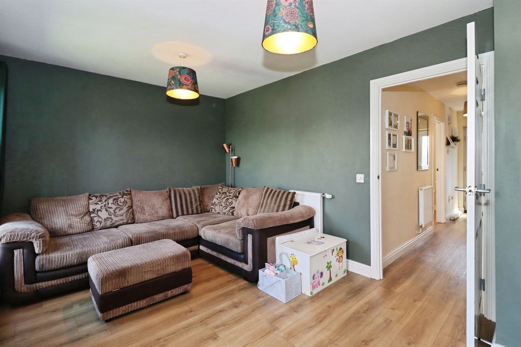 Property photo 3 of 17