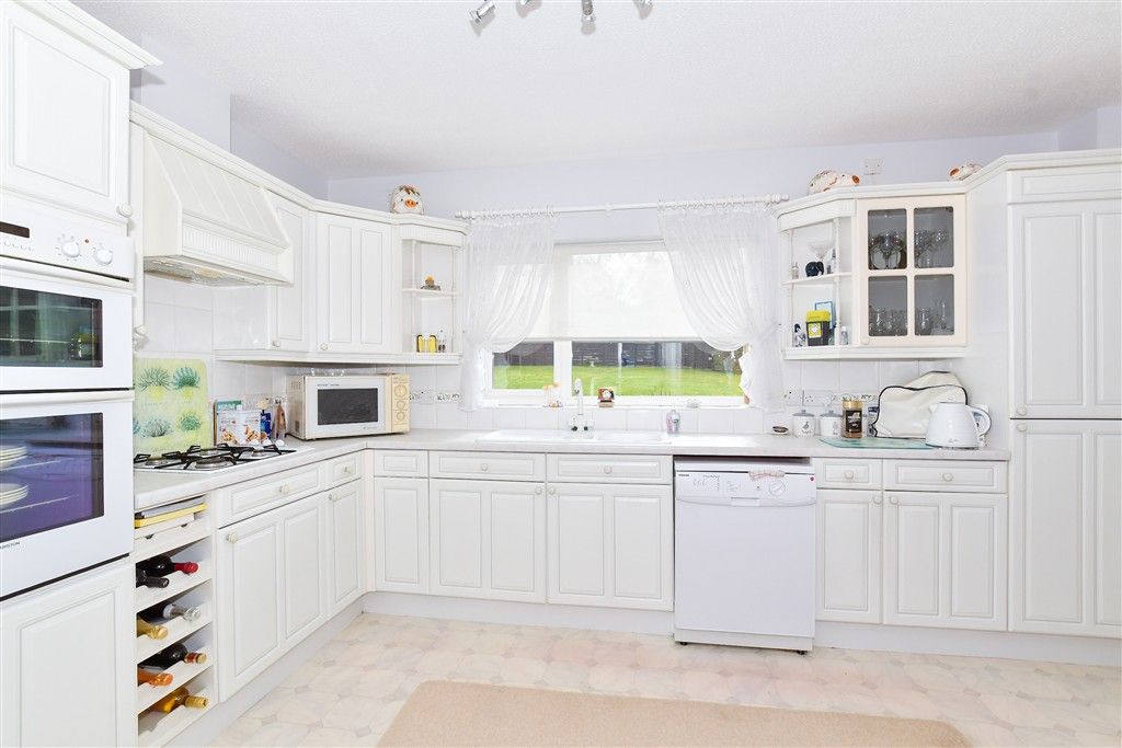 Property photo 3 of 21 Kitchen/Diner