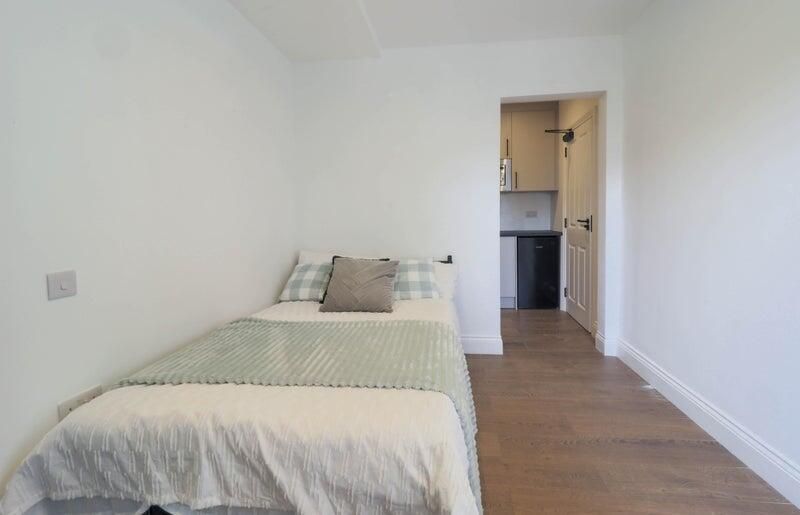 Property photo 3 of 18 Bedroom