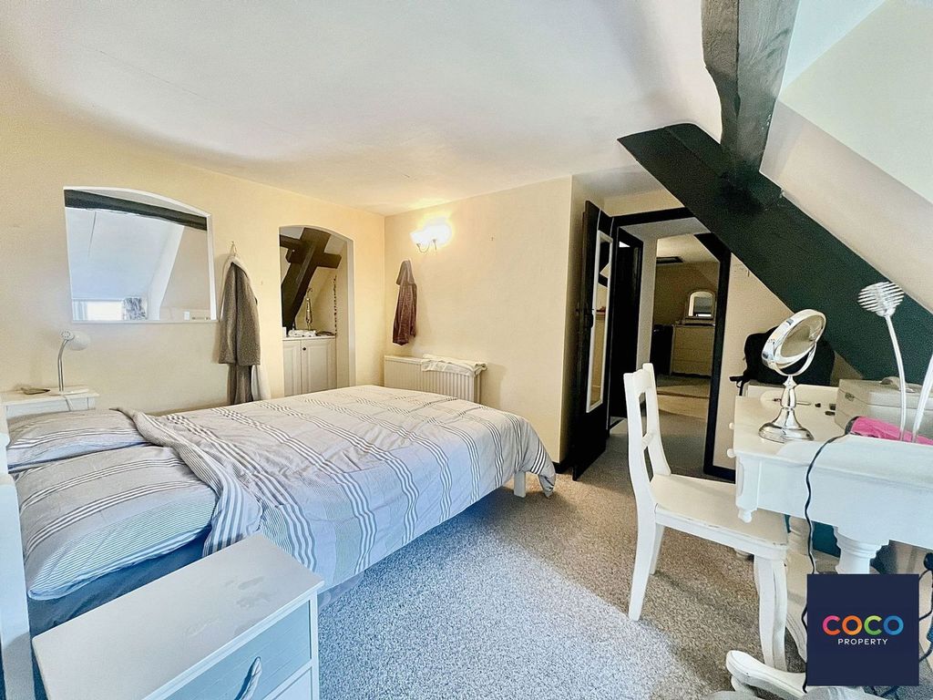 Property photo 3 of 24