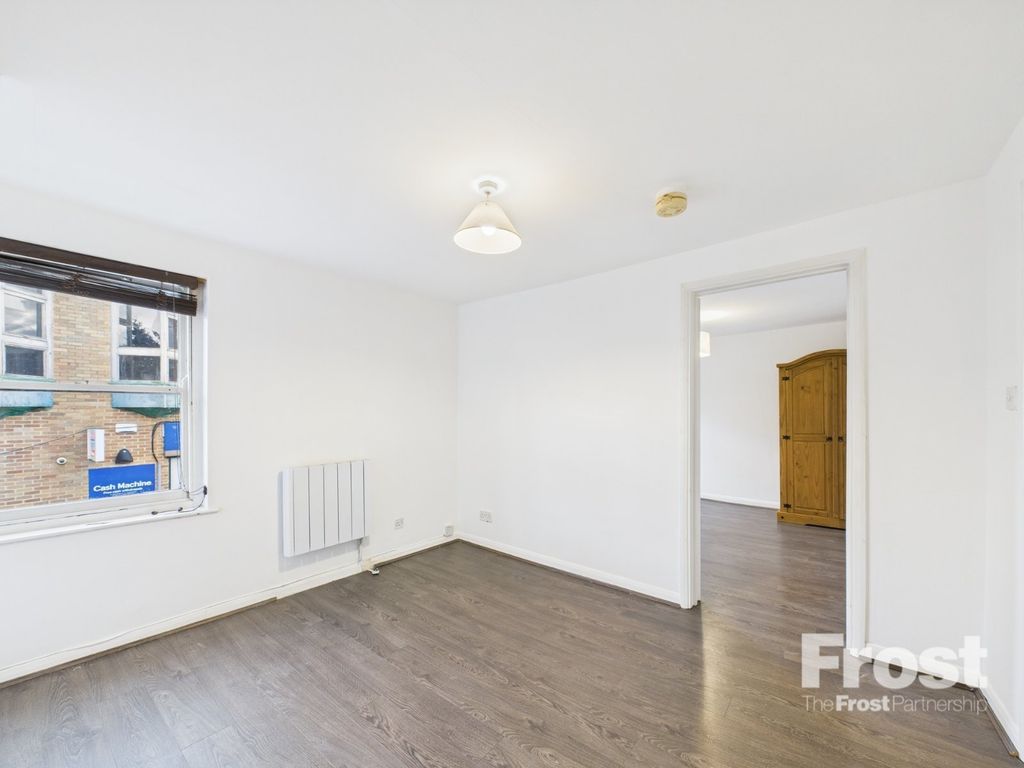 Property photo 2 of 11 Picture No. 12