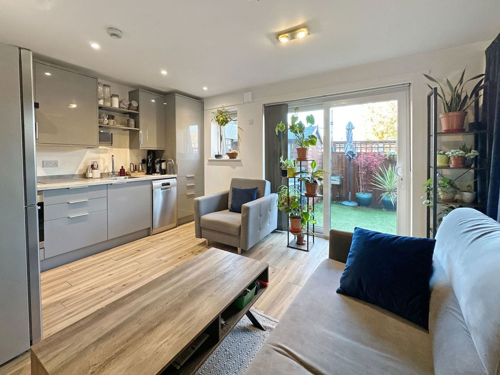 Property photo 3 of 9