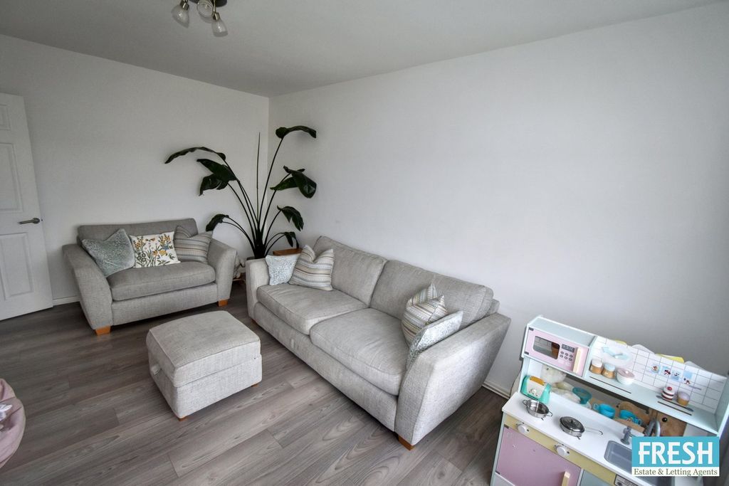 Property photo 3 of 31