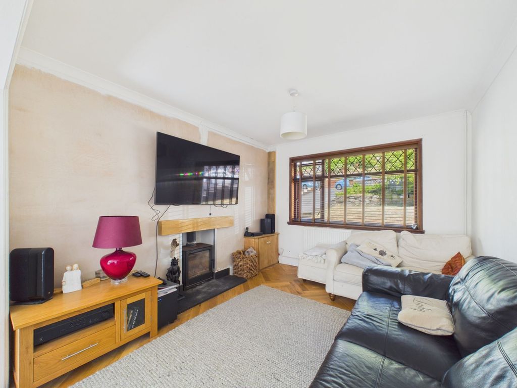 Property photo 3 of 34