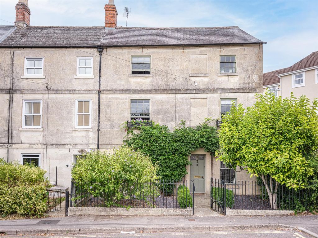 Property photo 1 of 45 12 London Road-43.Jpg