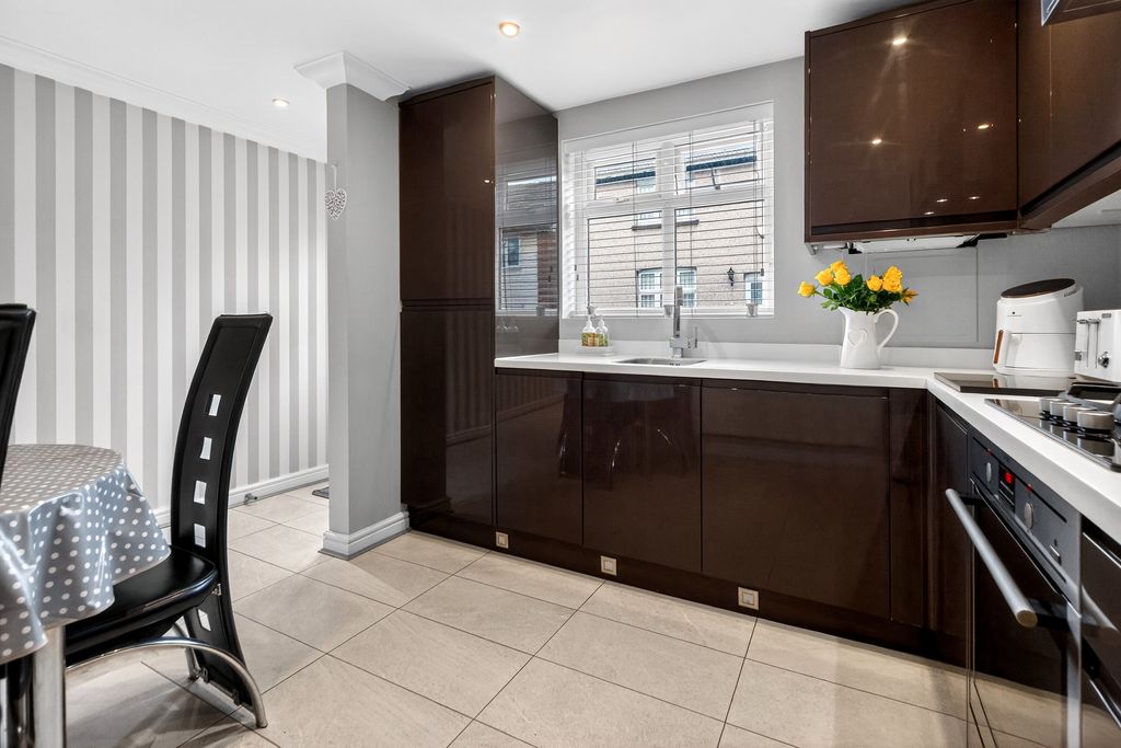 Property photo 3 of 20 Kitchen/Diner