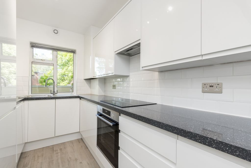 Property photo 3 of 8 Tufnell Park Mans...