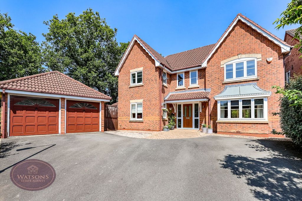 Property photo 1 of 43
