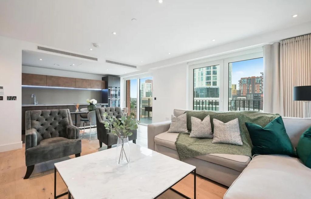 Property photo 3 of 7 Gallery