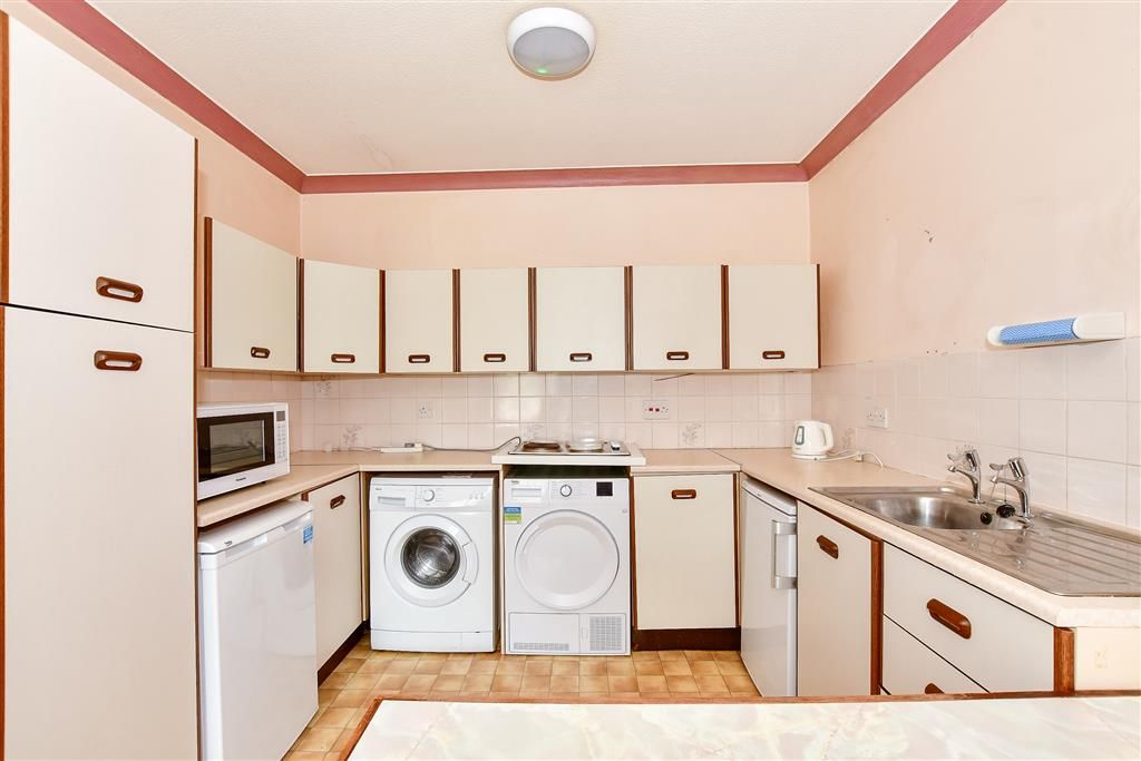 Property photo 1 of 6 Kitchen