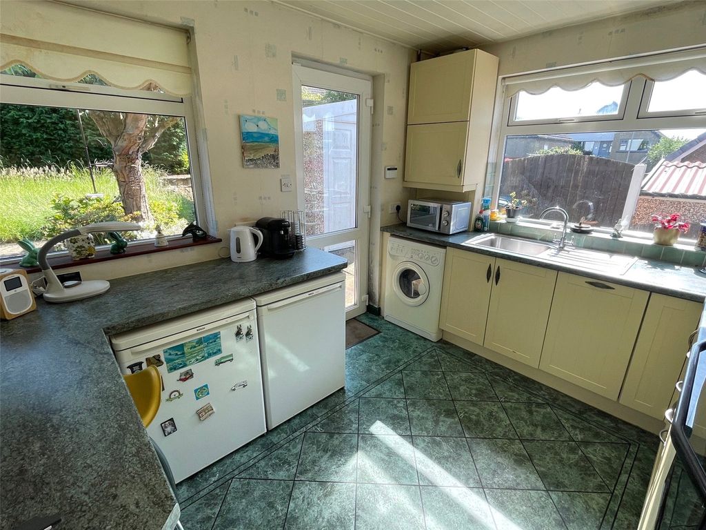 Property photo 3 of 15 Kitchen