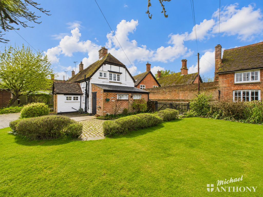 Property photo 2 of 27 A974E468-2613-4282-839d-Dfe3F9Ed0E11