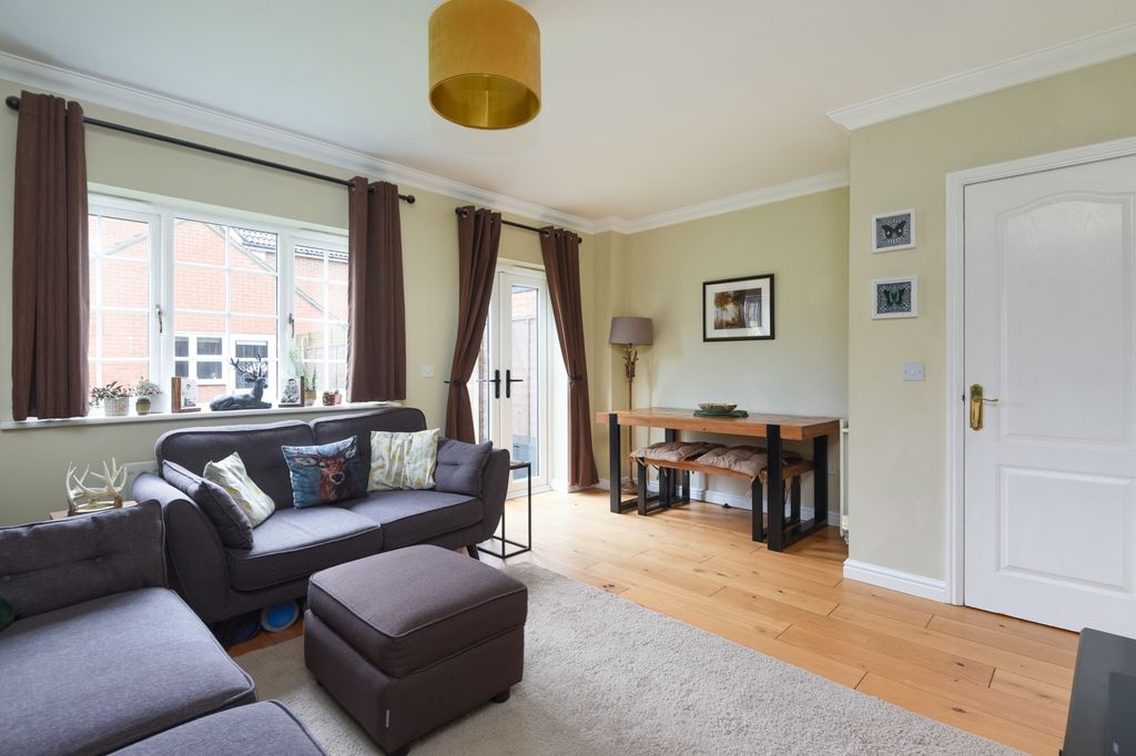 Property photo 3 of 16 4681957