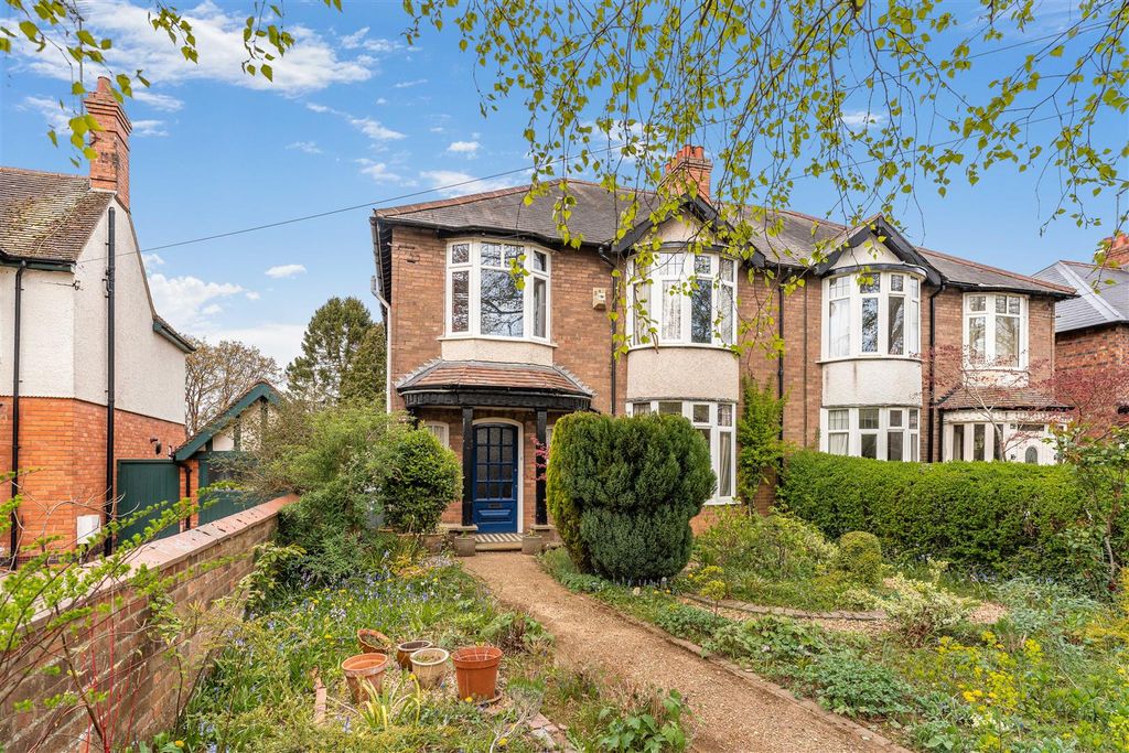 Property photo 1 of 15 42 Bloxham Road, Banbury-1.Jpg