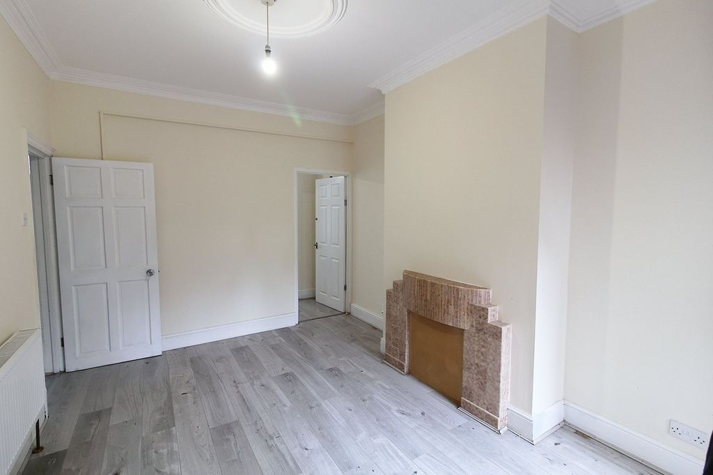 Property photo 2 of 26