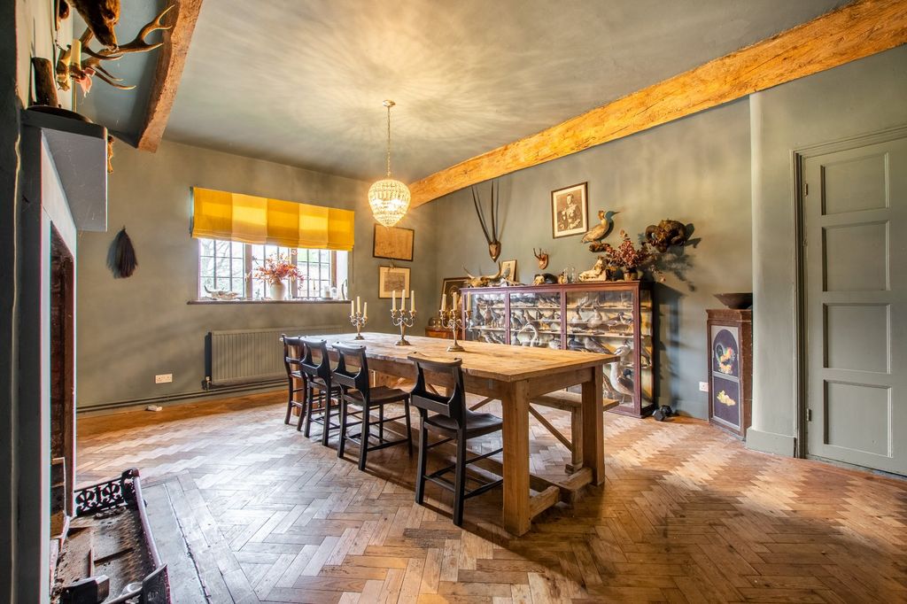 Property photo 3 of 19 Dining Room