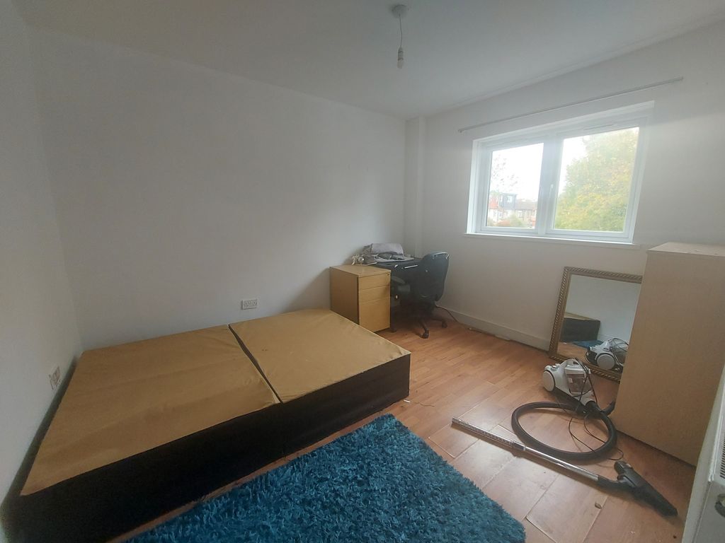 Property photo 3 of 10 Gallery