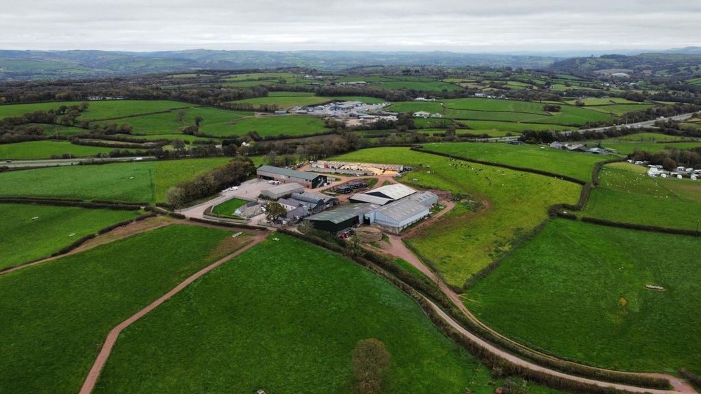 Property photo 1 of 100