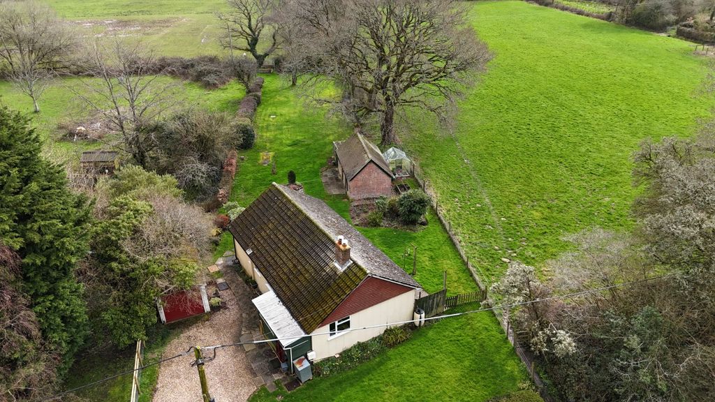 Property photo 2 of 11 Picture No. 14