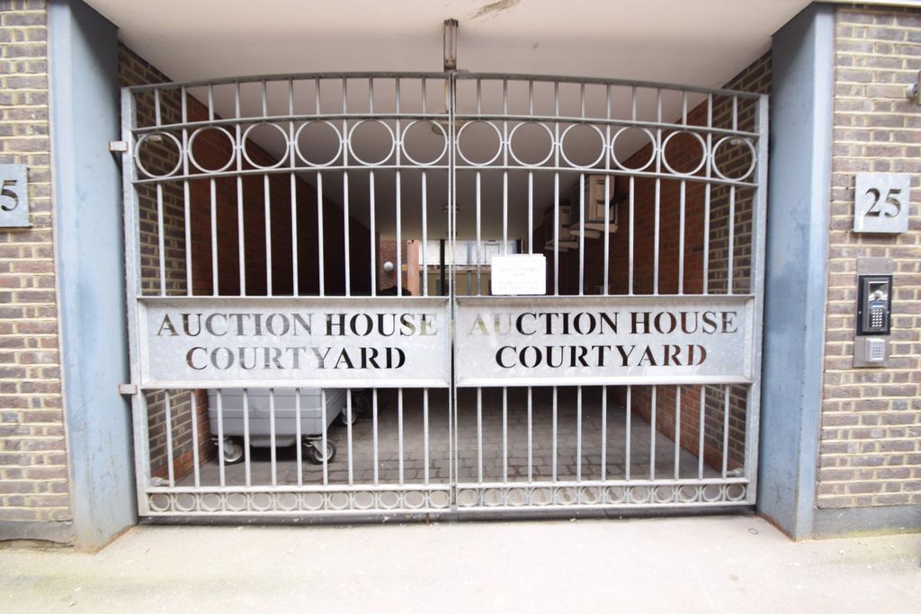 Property photo 1 of 8 2300020