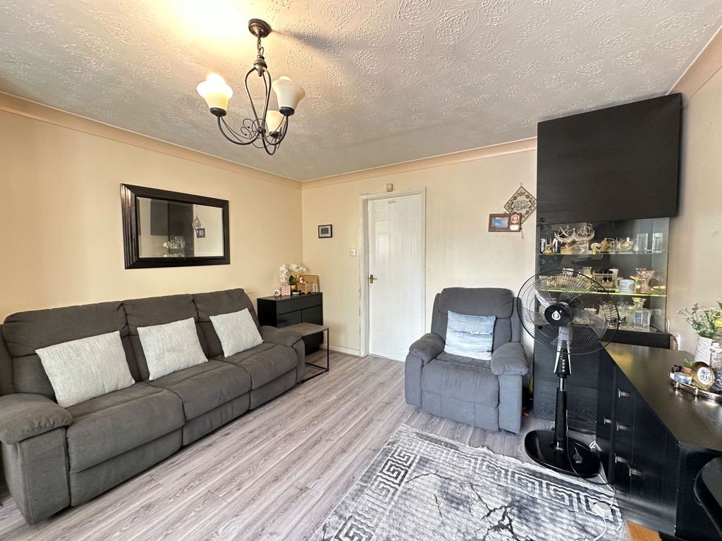 Property photo 3 of 14