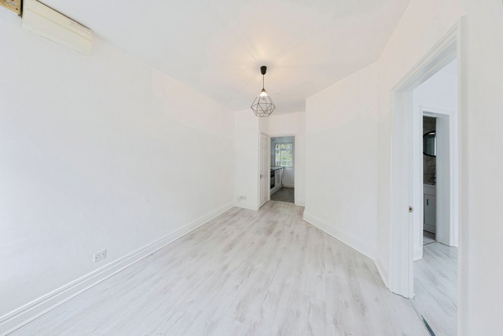 Property photo 2 of 15 Photo