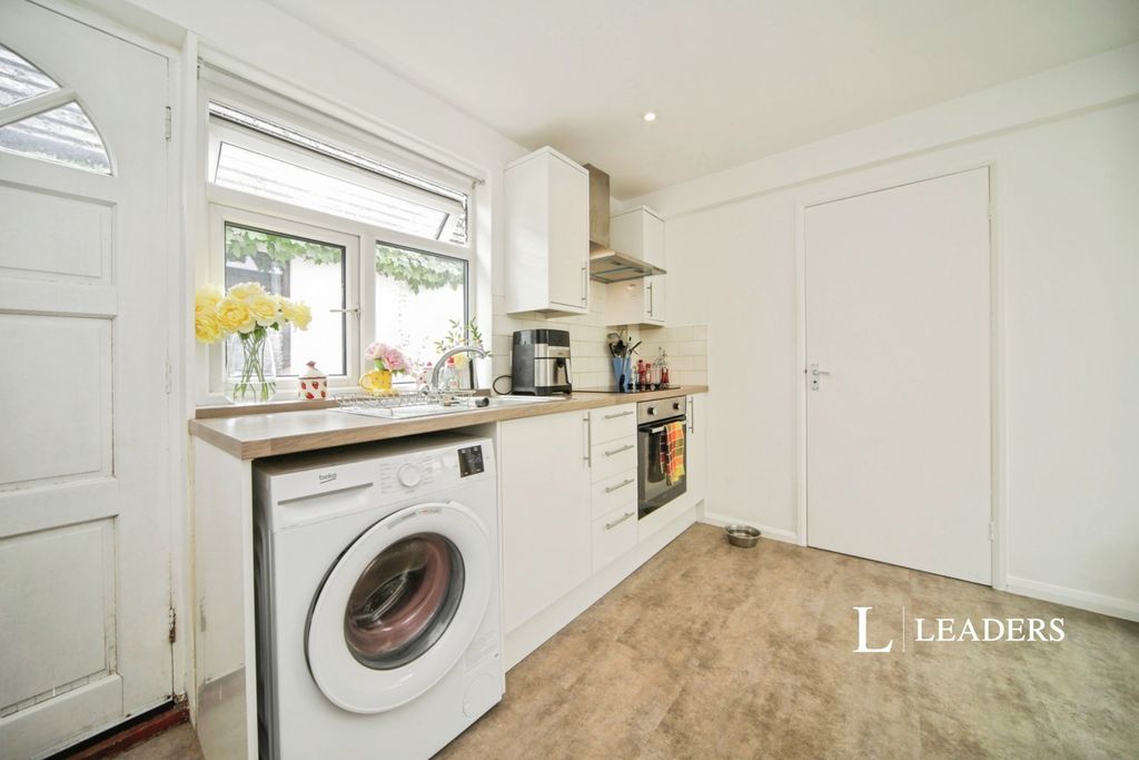 Property photo 3 of 11 Pbox-Img.Jpg