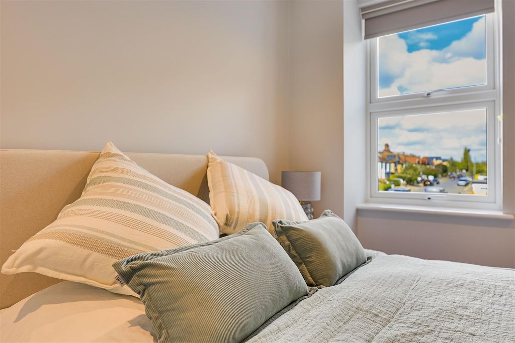 Property photo 3 of 17 Img (36).Jpg