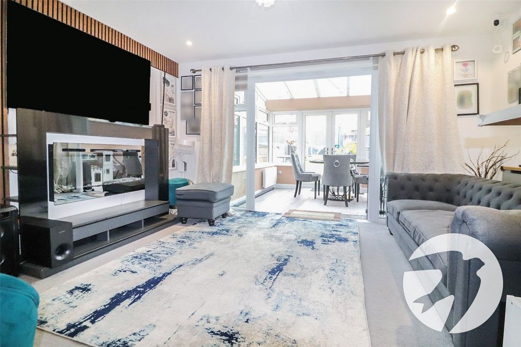 Property photo 2 of 22 Picture No. 24