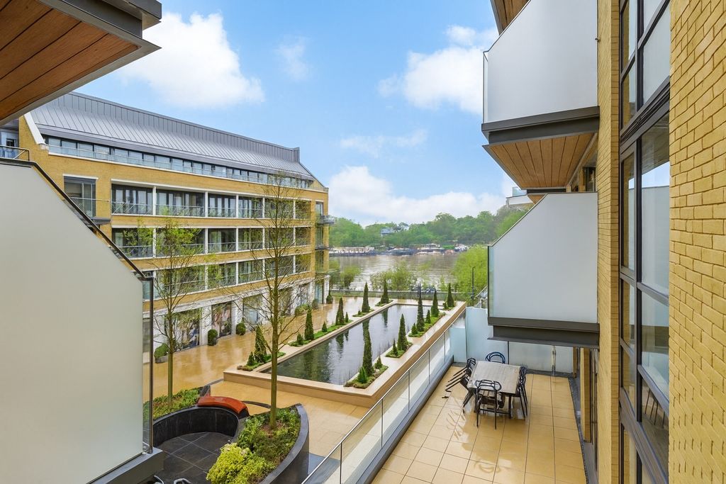 Property photo 2 of 9 Picture No. 10